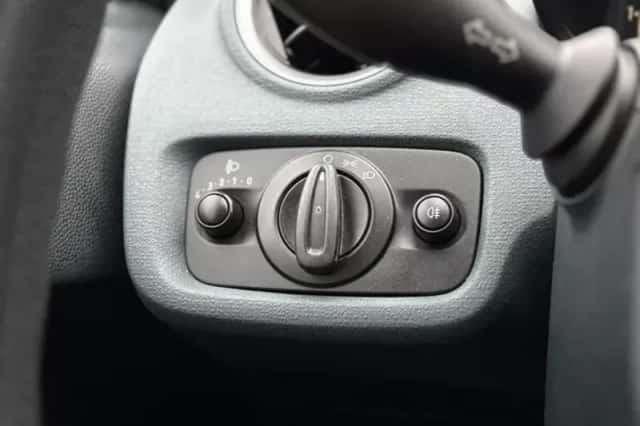 Ford Fiesta (2009) thumbnail 11