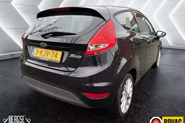 Ford Fiesta (2009) thumbnail 3