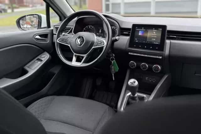 Renault Clio (2021) thumbnail 2