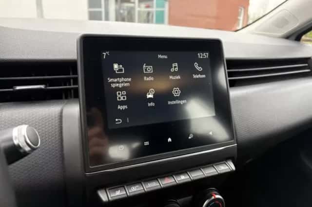 Renault Clio (2021) thumbnail 12
