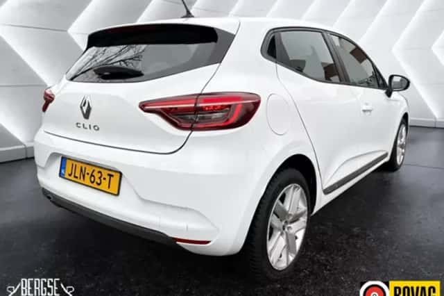 Renault Clio (2021) thumbnail 3