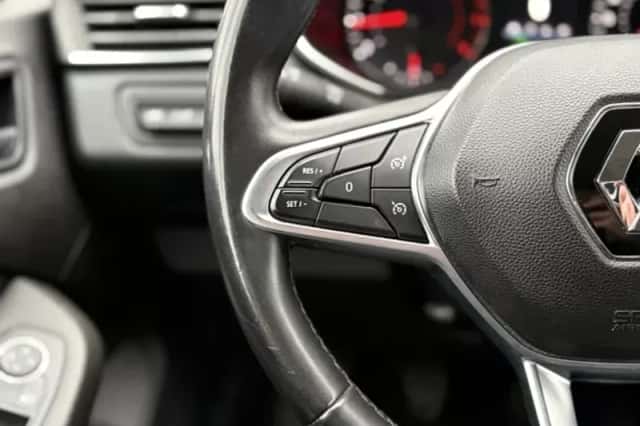 Renault Clio (2021) thumbnail 9