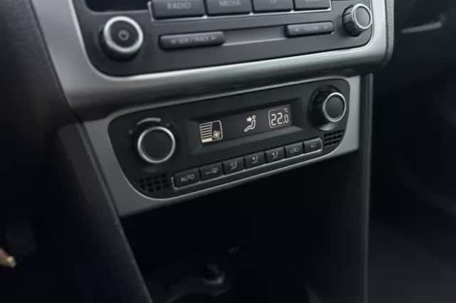 Volkswagen Polo (2014) thumbnail 11