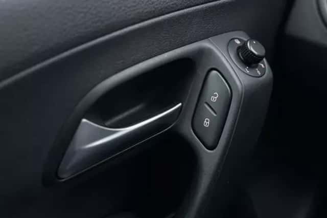 Volkswagen Polo (2014) thumbnail 13