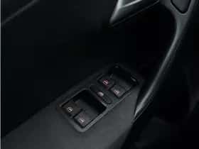 Volkswagen Polo (2014) thumbnail 15