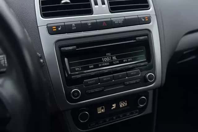 Volkswagen Polo (2014) thumbnail 9