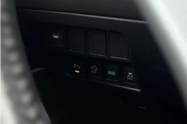 Nissan Qashqai (2015) thumbnail 17