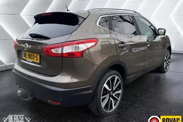Nissan Qashqai (2015) thumbnail 3