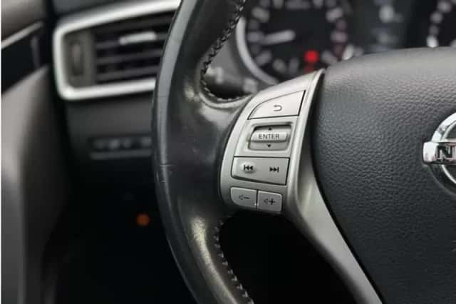 Nissan Qashqai (2015) thumbnail 8