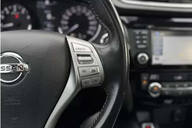 Nissan Qashqai (2015) thumbnail 9