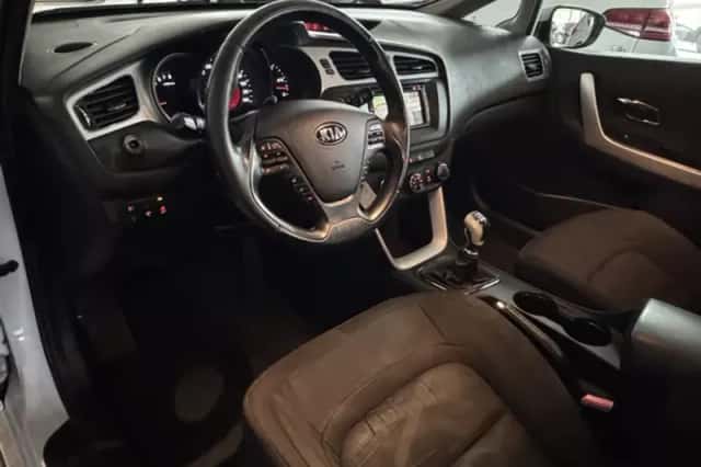 Kia Cee'd (2014) thumbnail 8