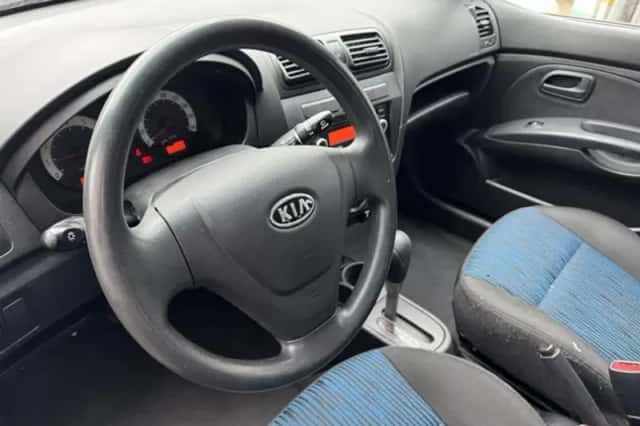 Kia Picanto (2008) thumbnail 2