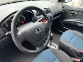 Kia Picanto (2008) thumbnail 2
