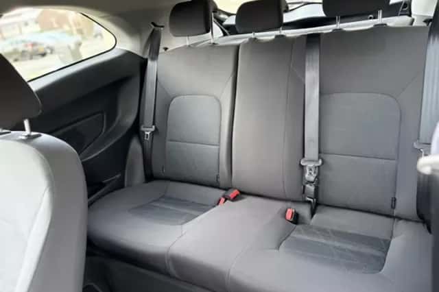 Kia Rio (2012) thumbnail 15