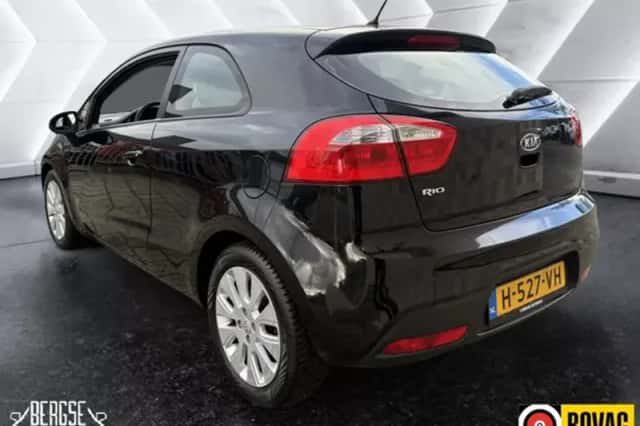 Kia Rio (2012) thumbnail 7
