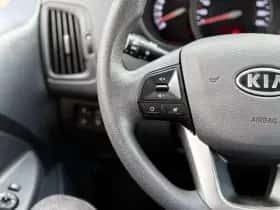 Kia Rio (2012) thumbnail 9