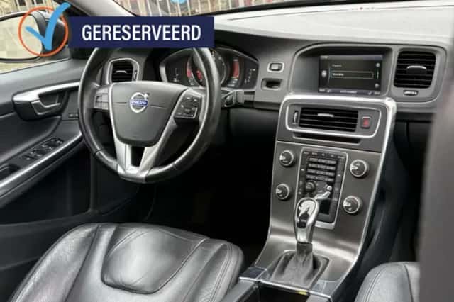 Volvo S60 (2014) thumbnail 2