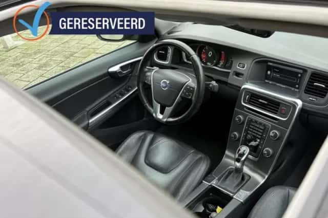 Volvo S60 (2014) thumbnail 12