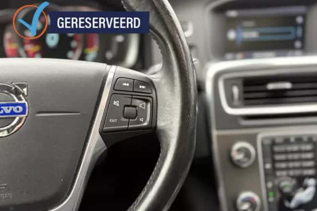 Volvo S60 (2014) thumbnail 10