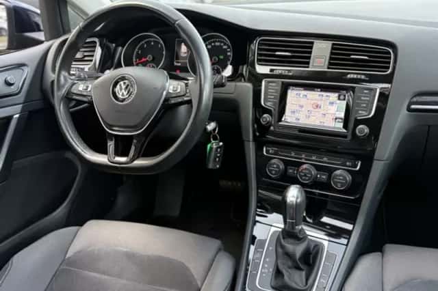 Volkswagen Golf (2013) thumbnail 2