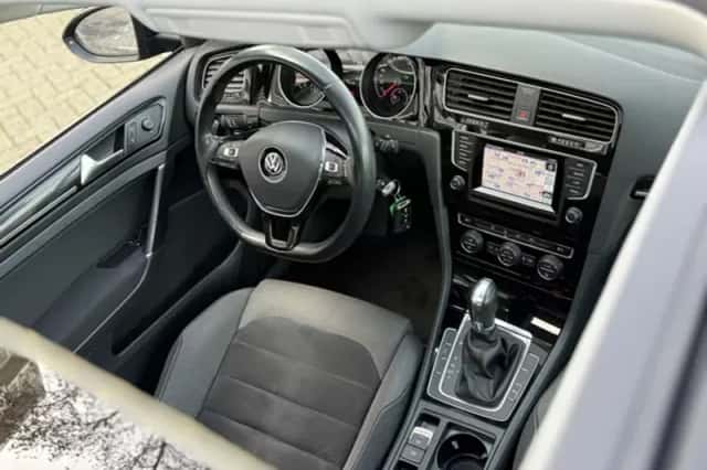 Volkswagen Golf (2013) thumbnail 17