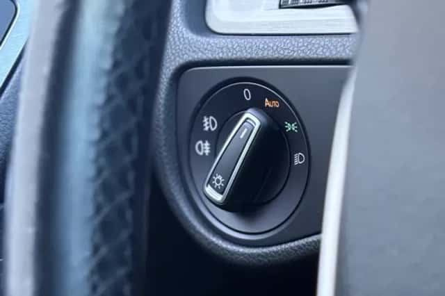 Volkswagen Golf (2013) thumbnail 12