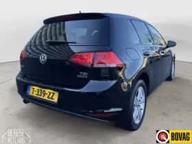 Volkswagen Golf (2013) thumbnail 3
