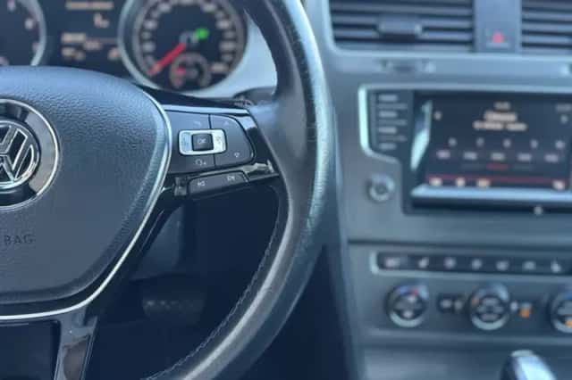 Volkswagen Golf (2013) thumbnail 10