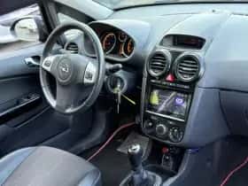 Opel Corsa (2012) thumbnail 2