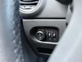 Opel Corsa (2012) thumbnail 16
