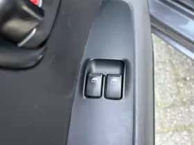 Hyundai i10 (2012) thumbnail 11
