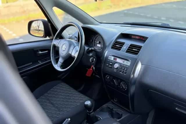 Suzuki SX4 (2008) thumbnail 14