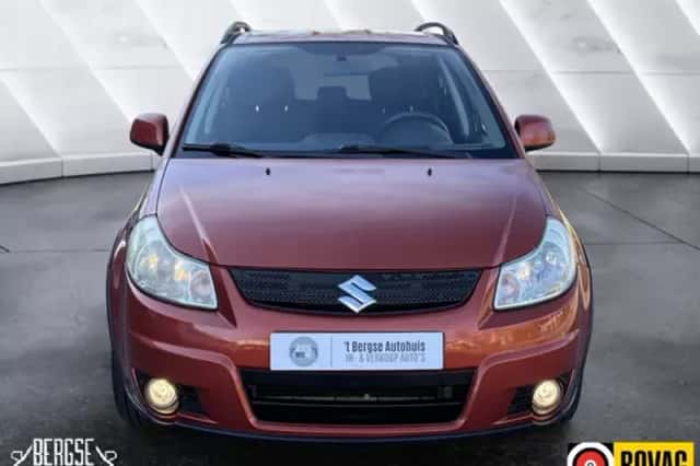 Suzuki SX4 (2008) thumbnail 4
