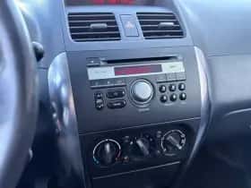 Suzuki SX4 (2008) thumbnail 10