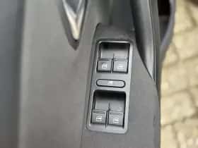 Volkswagen Polo (2013) thumbnail 11
