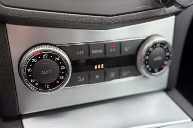 Mercedes-Benz C-Klasse (2010) thumbnail 13