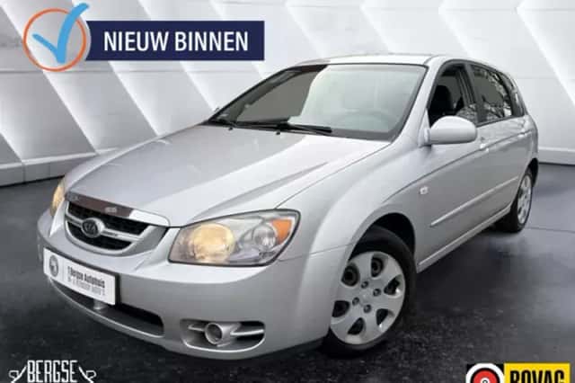 Kia Cerato (2006) thumbnail 1