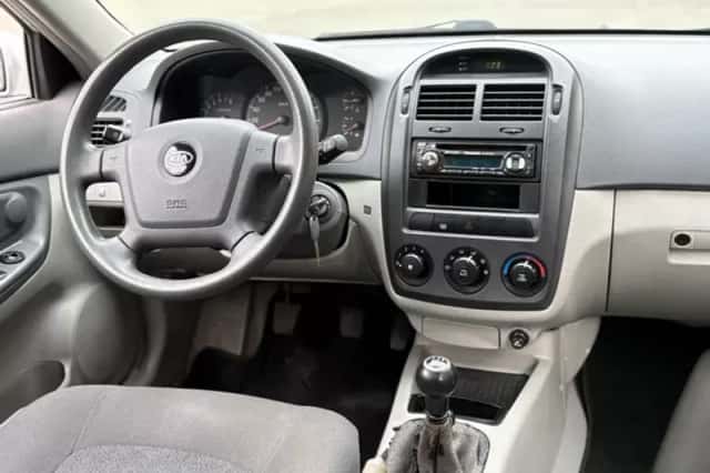 Kia Cerato (2006) thumbnail 2