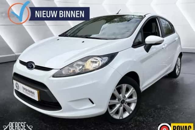 Ford Fiesta (2012) thumbnail 1