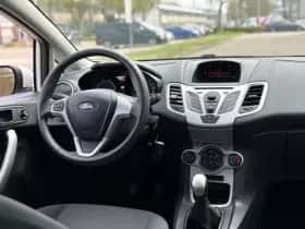 Ford Fiesta (2012) thumbnail 2