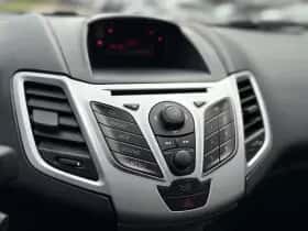 Ford Fiesta (2012) thumbnail 11