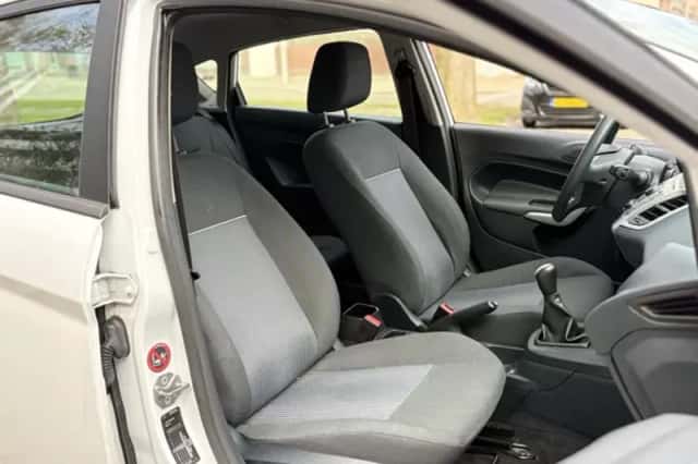 Ford Fiesta (2012) thumbnail 14
