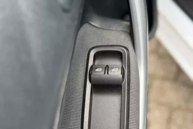 Ford Fiesta (2012) thumbnail 16
