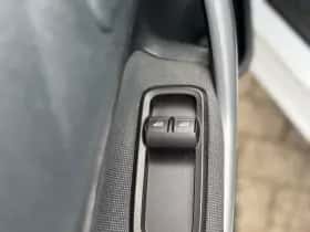 Ford Fiesta (2012) thumbnail 16