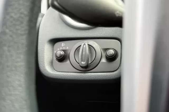 Ford Fiesta (2012) thumbnail 17