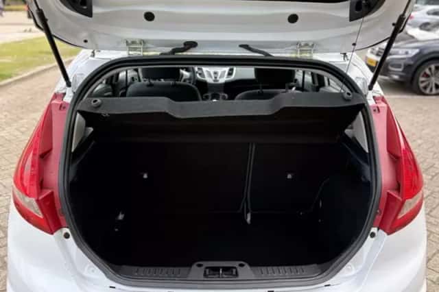 Ford Fiesta (2012) thumbnail 18