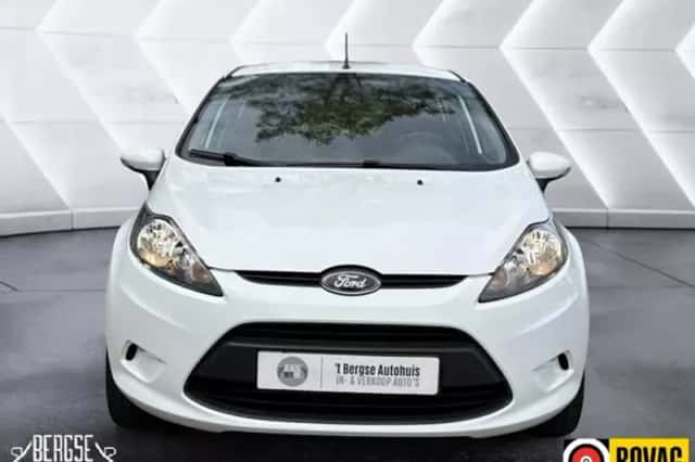 Ford Fiesta (2012) thumbnail 5