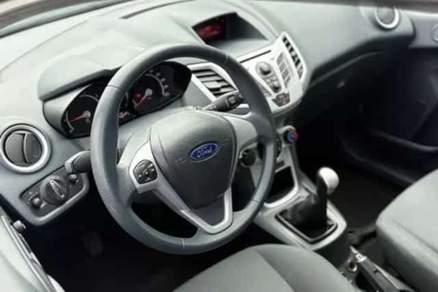 Ford Fiesta (2012) thumbnail 8