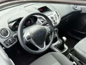 Ford Fiesta (2012) thumbnail 8