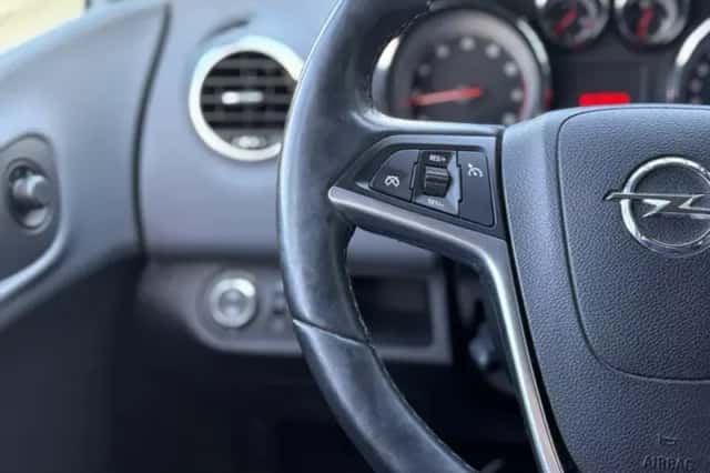 Opel Meriva (2013) thumbnail 9
